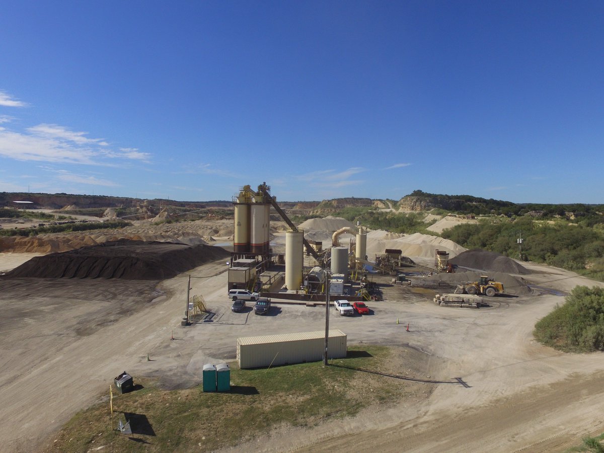 CenturyMaterial's tweet photo. 10 years ago today, Century expanded to the Hill Country with the acquisition of Ryan Materials asphalt plant located in @CEMEX_USA @Balcones4818 Before / After https://t.co/7DUwpWd33D