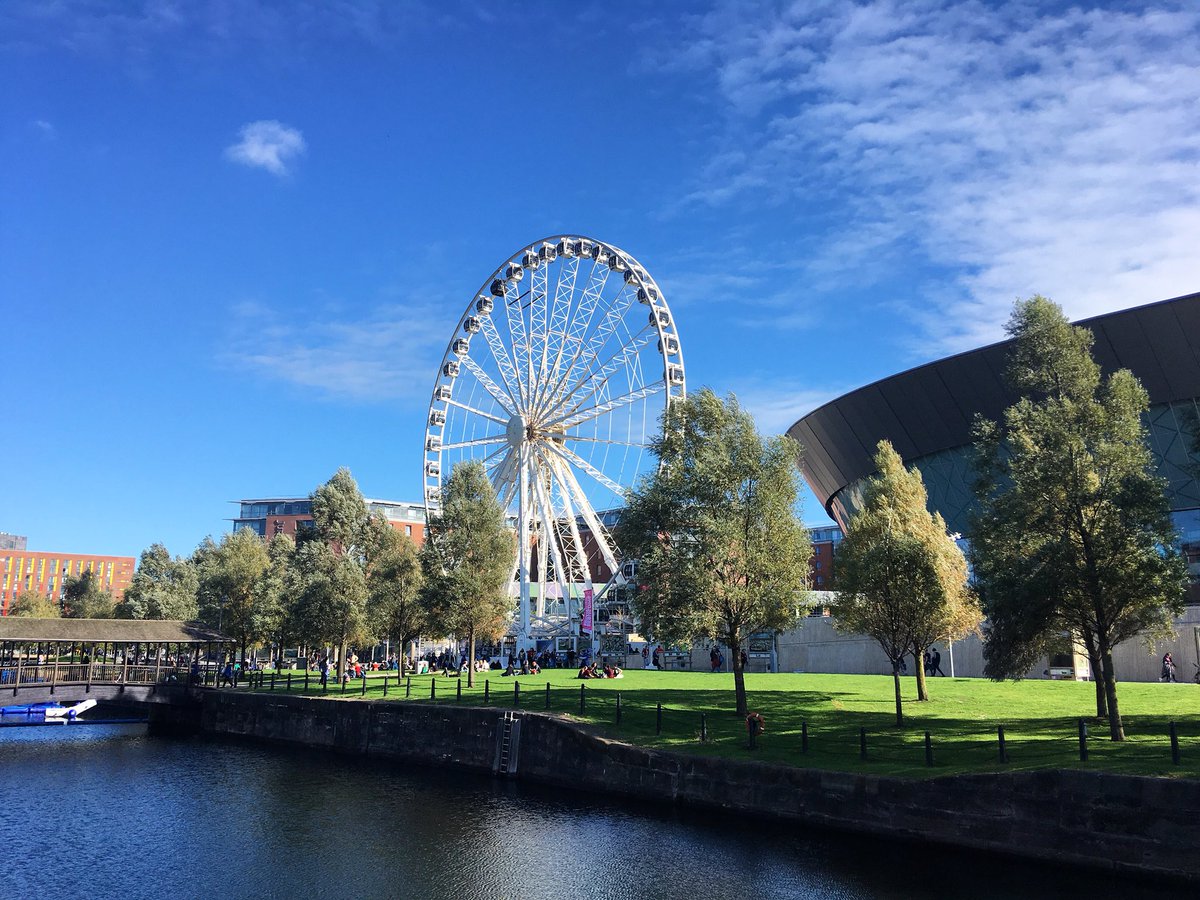 LJMUStudentOpps's tweet photo. Liverpool ❤️ thanks for showing off in the sunshine for today’s @johnmooressu #LJMUFreshers event 😍 #loveliverpool #liverpoolwheel #rivermersey https://t.co/CCLoDtfqBT