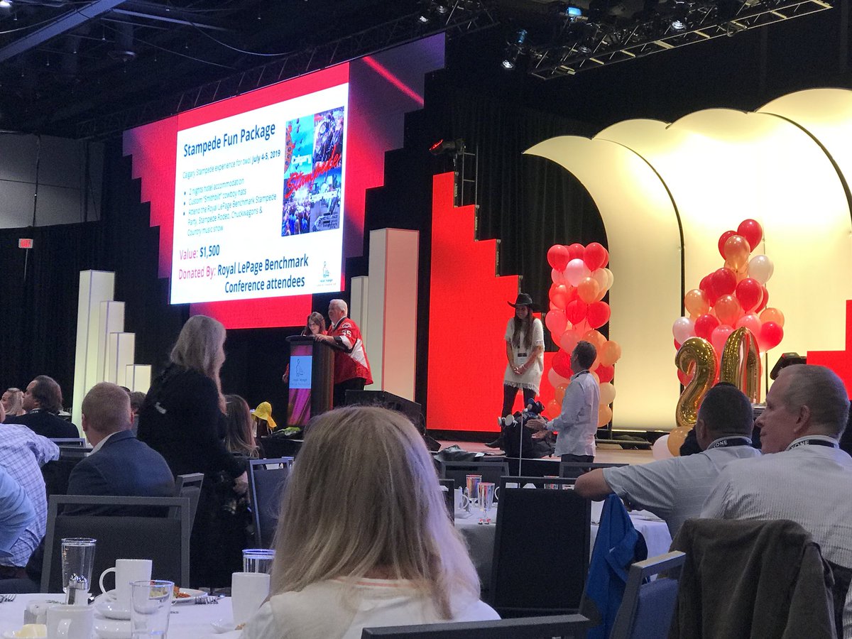 paulalangille's tweet photo. Incredible live auction for @RLPShelterFdn @Royal_LePage #RLPNSC What incredible generosity! #BestOfRLPNSC2018 #endVAW https://t.co/ezqOHvmyyh
