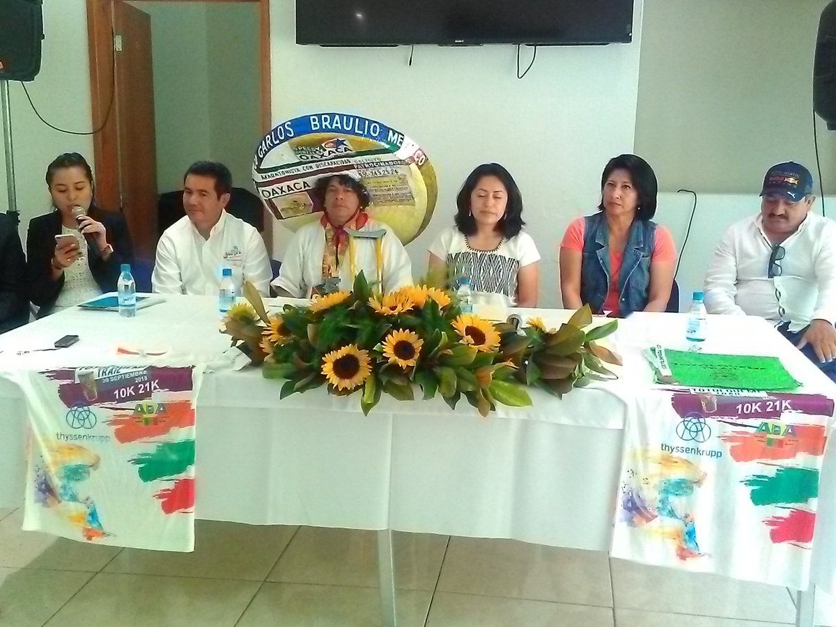 TurismoTex's tweet photo. Poco más de 190 corredores para el "Totolquemec Trail 2018" para el domingo 30 anuncia la Asociación Deportiva del Atoyac. En el cerro del Totolquemec en #Texmelucan https://t.co/1SayEQ6FG3