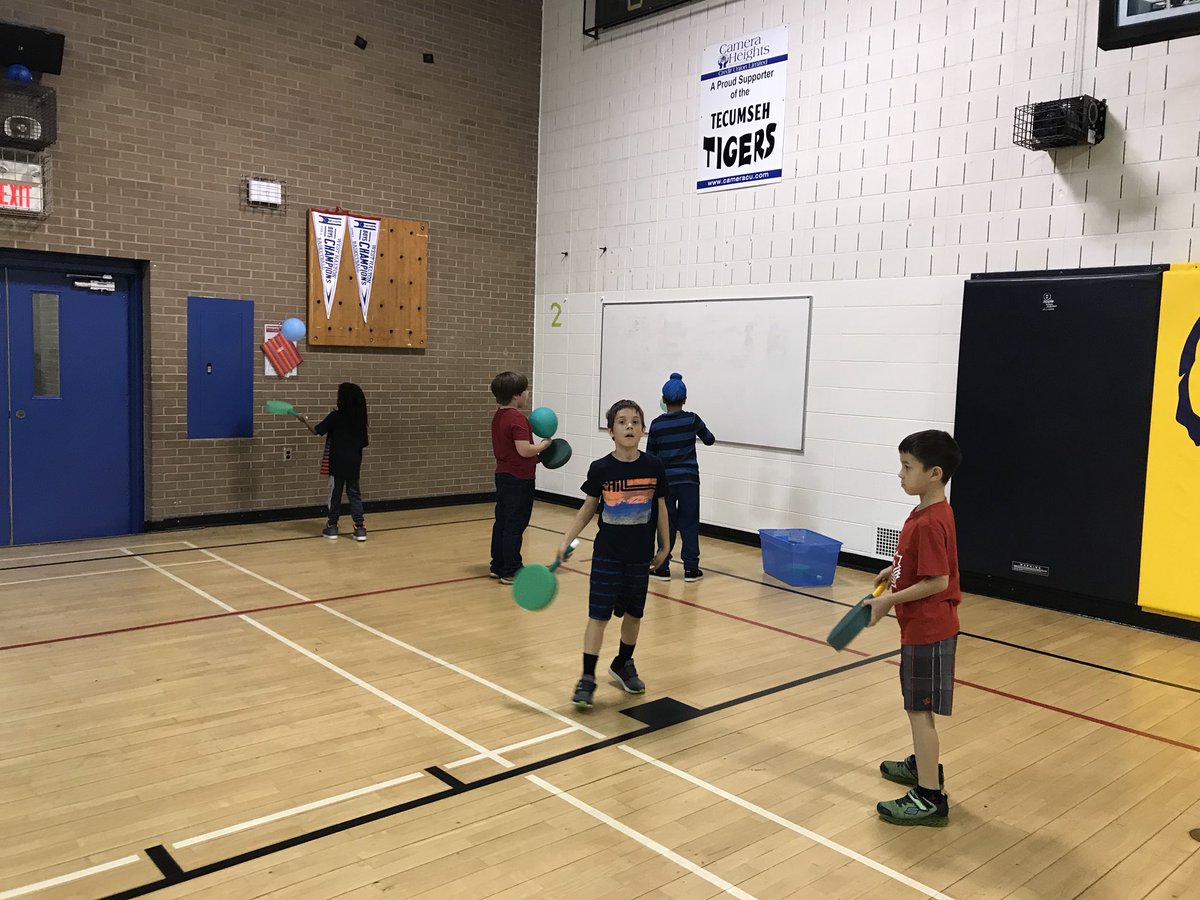 Tecumsehpe's tweet photo. Having a blast during PE Tiger stations @Ms_Eccles @TecumsehHDSB @Msmauricesclass https://t.co/4GBhKjVDFM