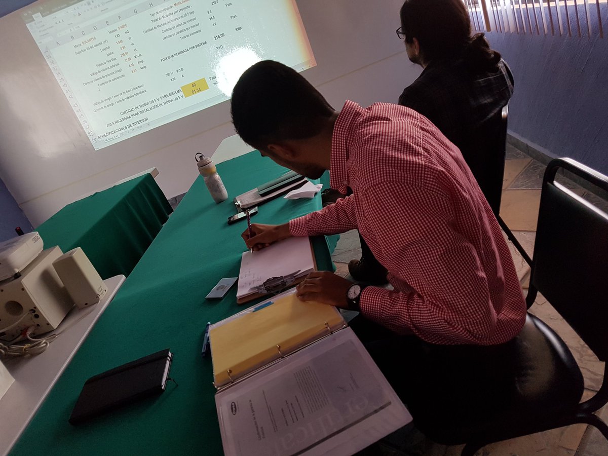 PymesConuee's tweet photo. En @EclatLabs están comprometidos con la #Sociedad #medioambiente y por eso son parte de los #casodeExito de @CONUEE_mx
#hoy Analizamos la posibilidad utilizar un sistema de calentamiento solar de agua #SCSA para precalentamiento de sus procesos.
#Proyecto2018 con @giz_gmbh https://t.co/0T3dReOrzY