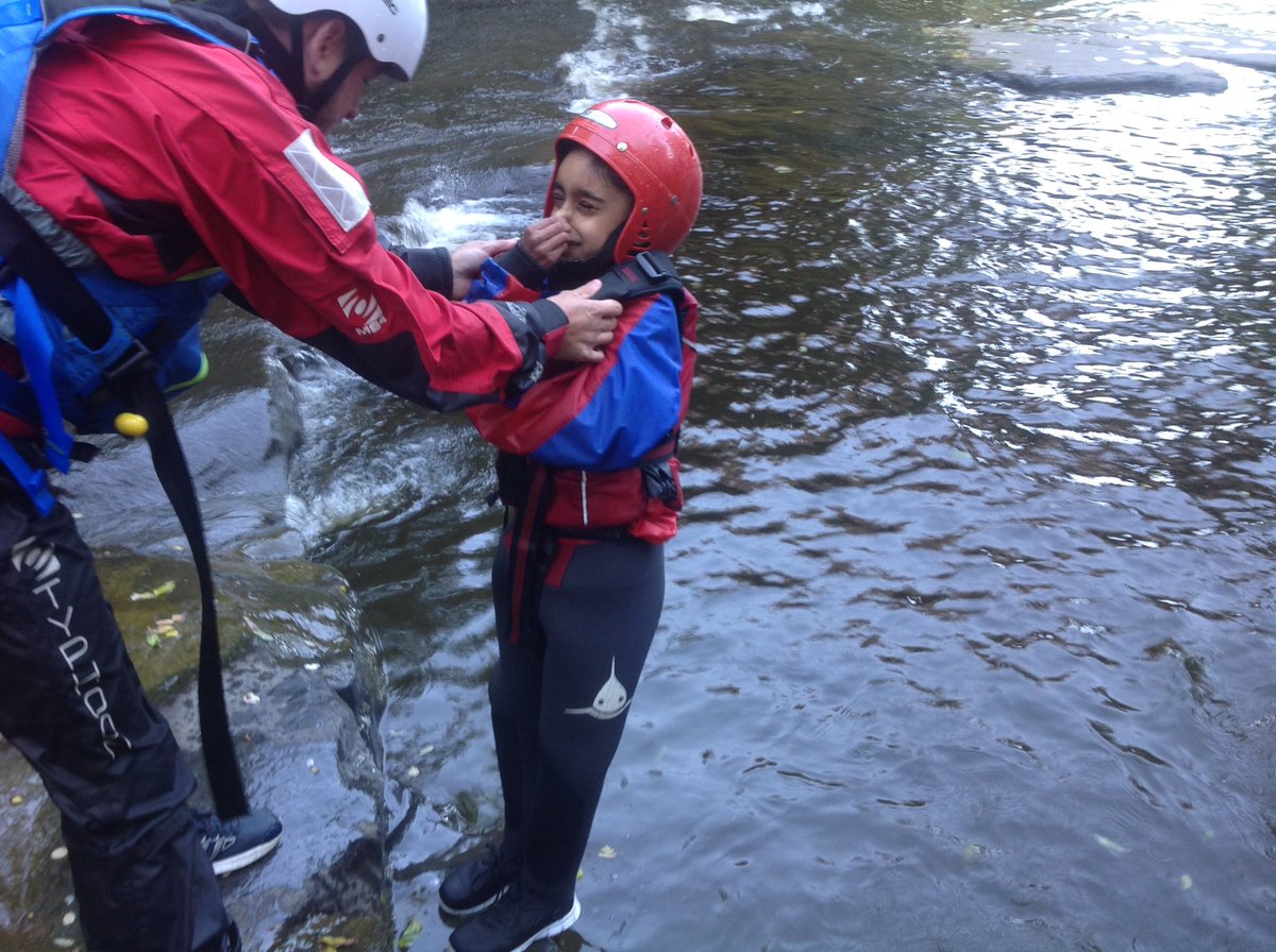 ihomcps1's tweet photo. Fab fun on our River Walk along the River Wear! #splashingtime https://t.co/dlXF5sgAjY