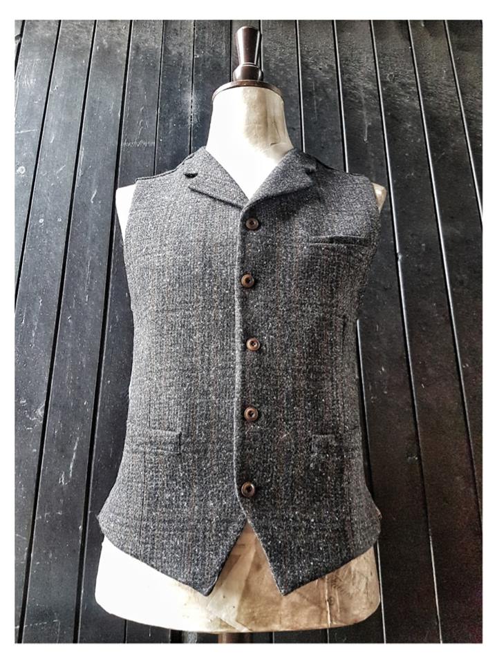 True Vintage inspired style from Gibson London.
Stock is Limited and selling fast .
Sizes available from 38 to 48 chest.
<a href="/GIBSONmenswear/">Gibson London</a>