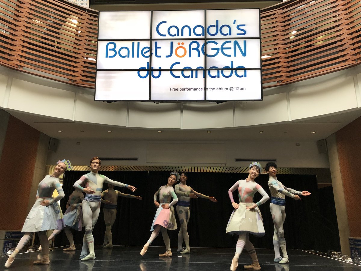 GBPolytech's tweet photo. Awesome addition to lunch time at @gbcchca - a performance by incredible @BalletJorgenCA dancers! You can catch them tmrw at Casa Loma Campus https://t.co/yeTUAnmBw7 #MyGBC #GBDance @GBDANCE https://t.co/iWM8475nX2