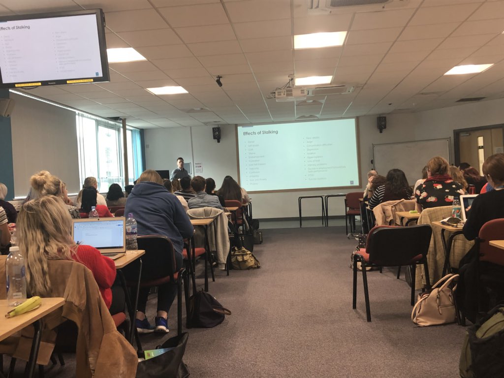 jplsynnott's tweet photo. @DHuntPsych delivering a lecture to our @DrMariaIoannou @IPMScHudd #InvestigativePsychology ok the psychology of #stalking to conclude today’s session @HuddersfieldUni https://t.co/CTqDoSz7r9