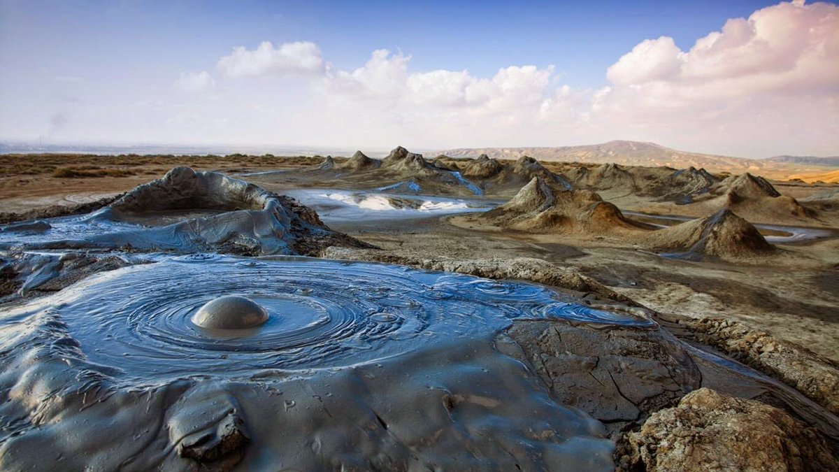 KompasAZ's tweet photo. #Azerbaijan has more #mud #volcanoes than any other country on earth – more than 400. When its volcanoes erupt, the flames shoot up to a kilometre in the air, and when dormant they bubble and pop with noxious gases.

#KompasAZ #ExploreAzerbaijan #Gobustan #Baku #Travel #DailyTour https://t.co/JPK4s1aO97