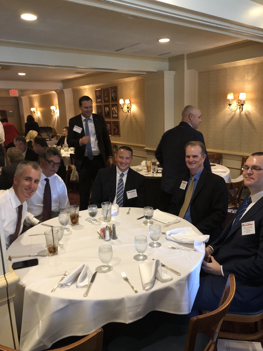 kchristiansen26's tweet photo. Lunch with the team @TheMonocleRest before taking on The Hill. Lucky to have such great bankers. @LWNavarro @kgzimman @daveswartley @l_kaliher #2018pnwchv #oregonbanking https://t.co/lQzBAJHB6H