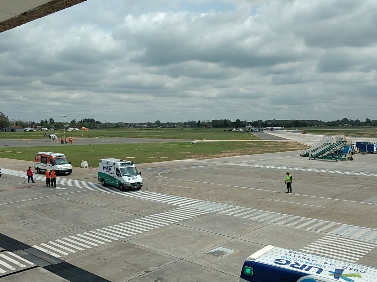 aeropuerto_ros's tweet photo. #Ahora estamos realizando un simulacro de accidente de aviación mientras que la Terminal sigue con sus operaciones programadas. https://t.co/Drj3MIFWoS