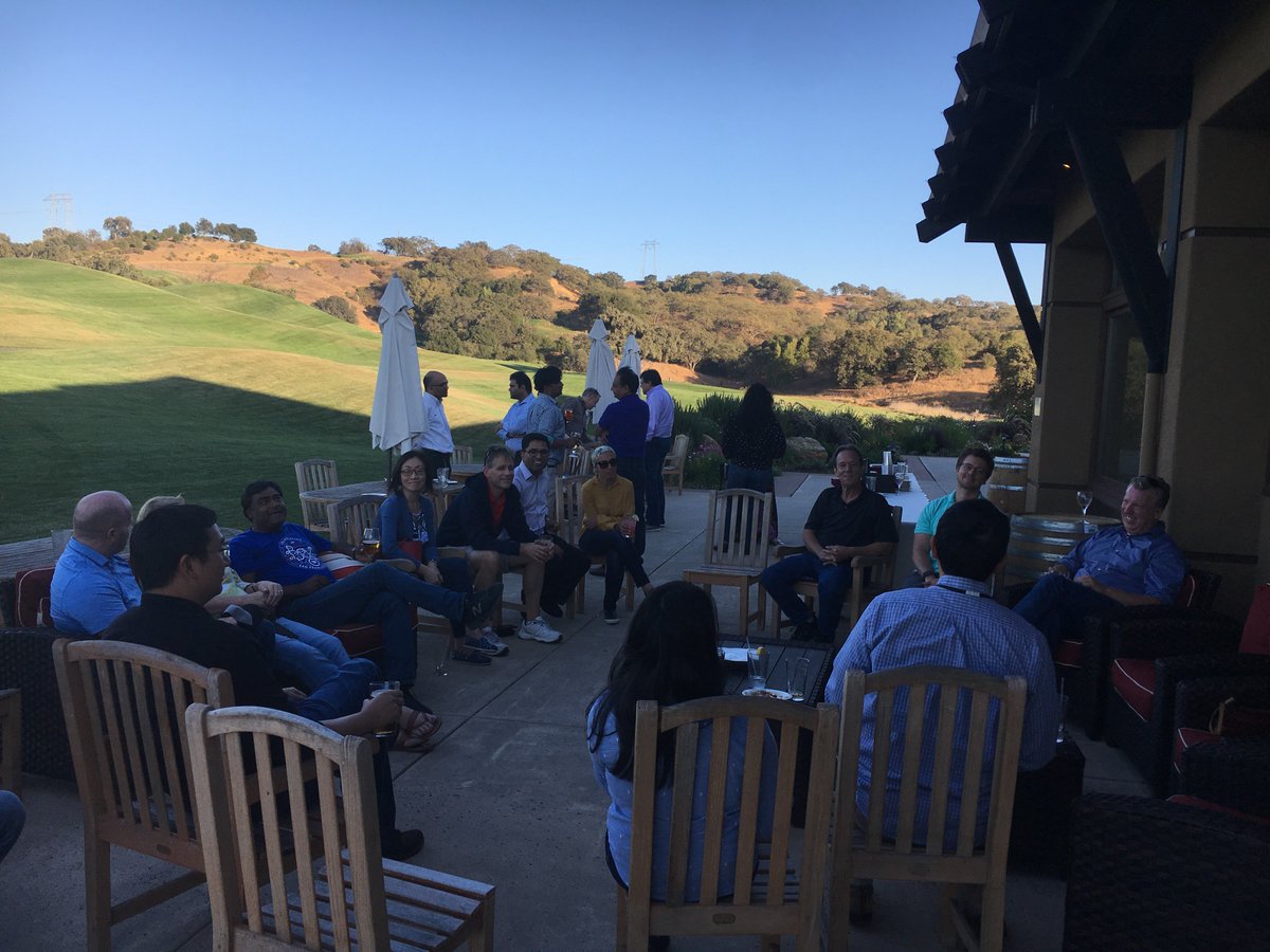 nataliecsdata's tweet photo. Nice evening at @golfatcinnabar with the IBM SVL management leads thinking of ways to make our lab great(er). #ibmsvl https://t.co/V6lCEAYLeM