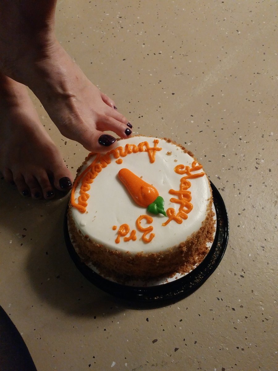chicagomistress's tweet photo. @JackSCyber gets a special #powerexchange treat for 3rd anniversary. Thank u slave for being so devoted #footscene #cakeandeatittoo #sploshing #footfetish https://t.co/Hgw9xirHFB