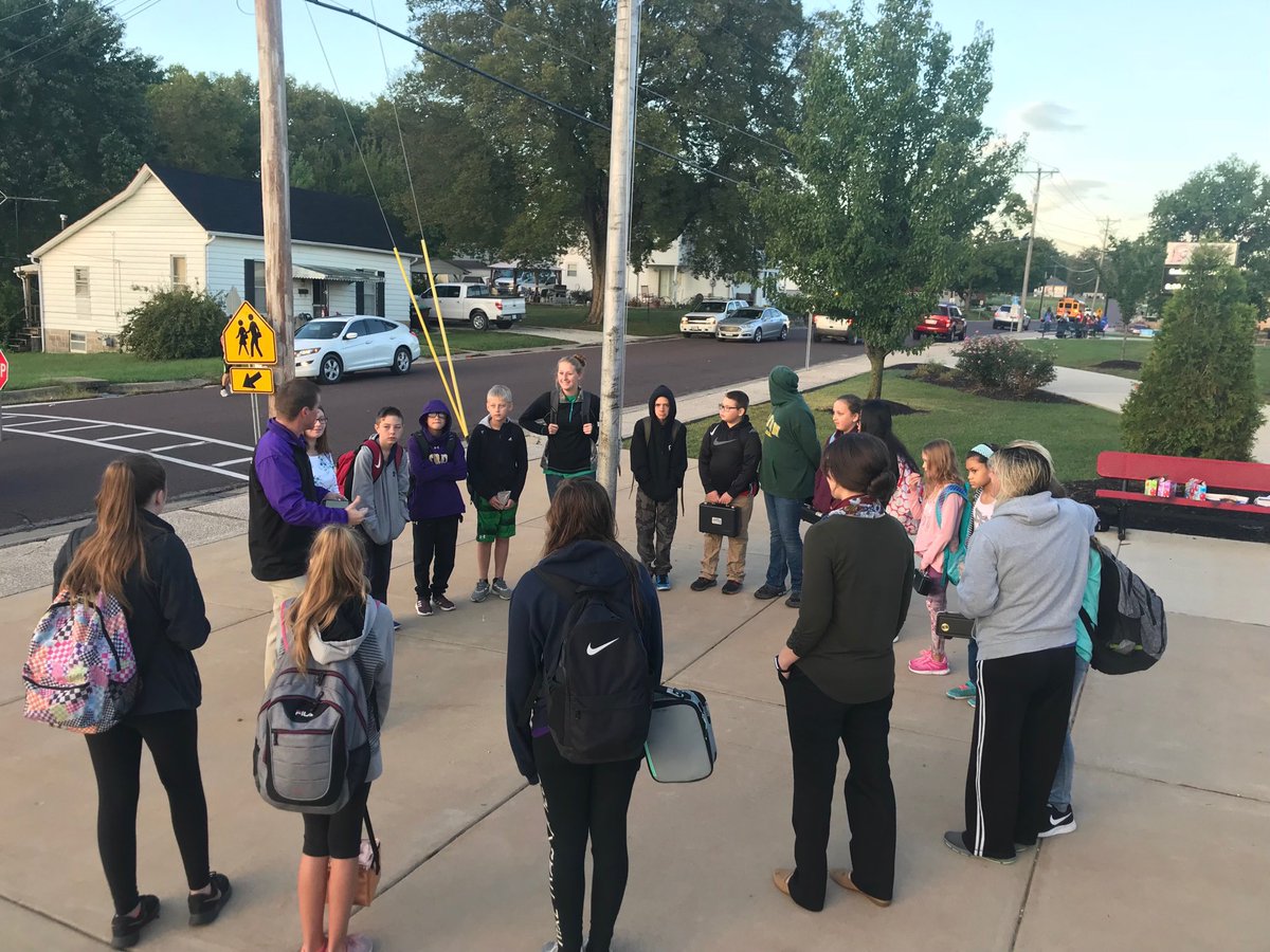 TMS_Cook's tweet photo. See you at the pole! Gathering at Troy Middle School! #praywithjoy https://t.co/XIb8YLqL16