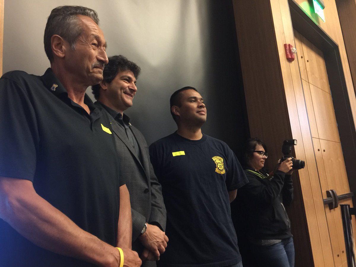 Scarlin2010's tweet photo. UC Dispatchers and staff ready to speak with our UC regents and demand they sit down and open negotiations on our Agreed side letter. Treat UCPD Teamsters with dignity. @IBTlocal2010 @IBTJC42 #UCpaytolive #oneUC #IBTlocal2010 https://t.co/uVkp0ruCOp