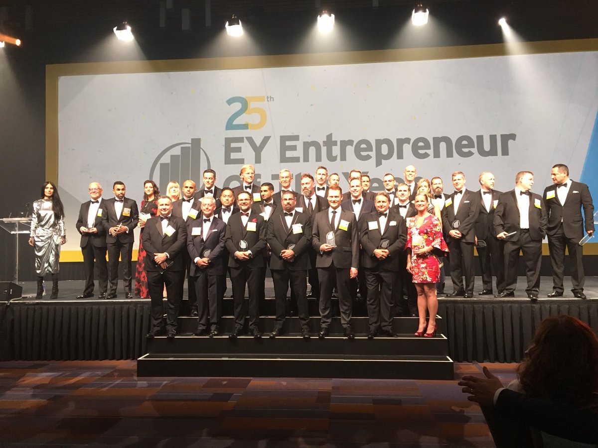 dburgar's tweet image. Fun night with some great entrepreneurs representing the @vrara_vancouver thanks to @eycanada for putting on such a great event #EOYPacific