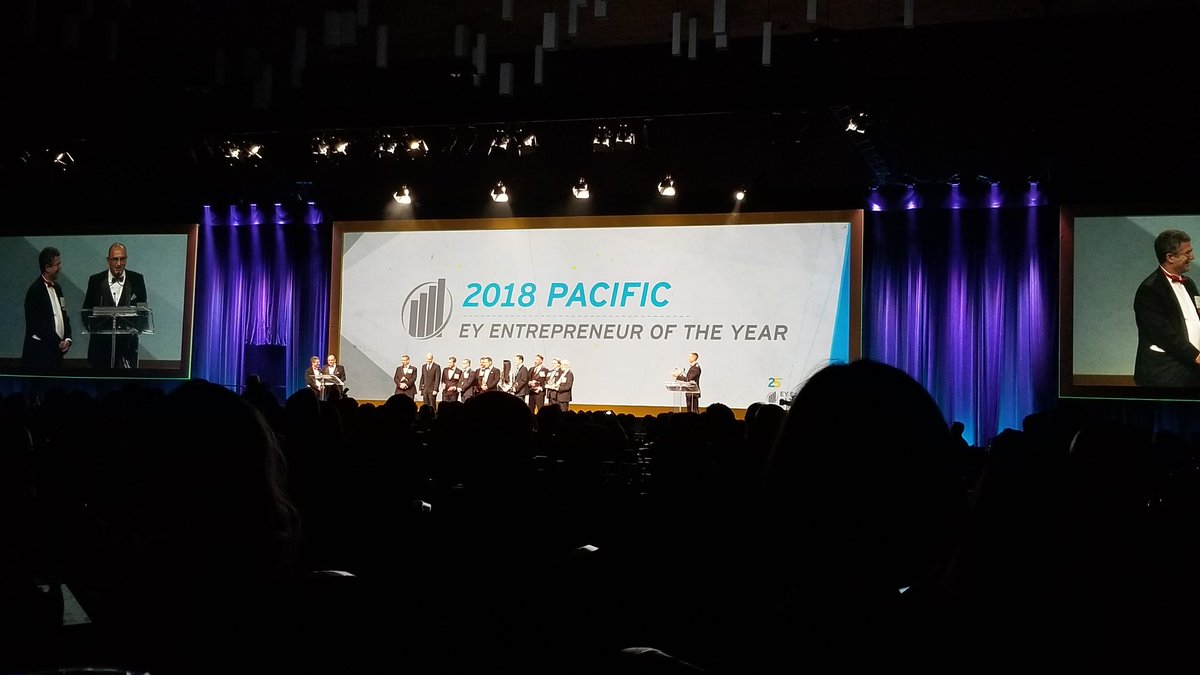 dburgar's tweet image. Fun night with some great entrepreneurs representing the @vrara_vancouver thanks to @eycanada for putting on such a great event #EOYPacific