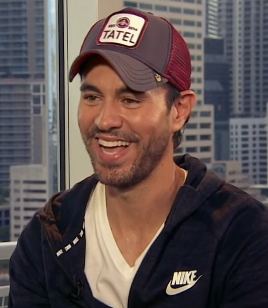 YaraaEI's tweet photo. Alrdy 23 years with this man well aome things nvr change like thiss smile😍 @enriqueiglesias #23YearsOfEnrique https://t.co/ugi6SV2R5l
