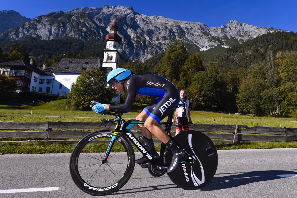 XDSAstanaTeam's tweet photo. On the distance of today's ITT in Innsbruck: @AlexeyLutsenko3, @andrei_007 and Tanel Kangert #InnsbruckTirol2018 #AstanaProTeam https://t.co/jPCcAn4QN1