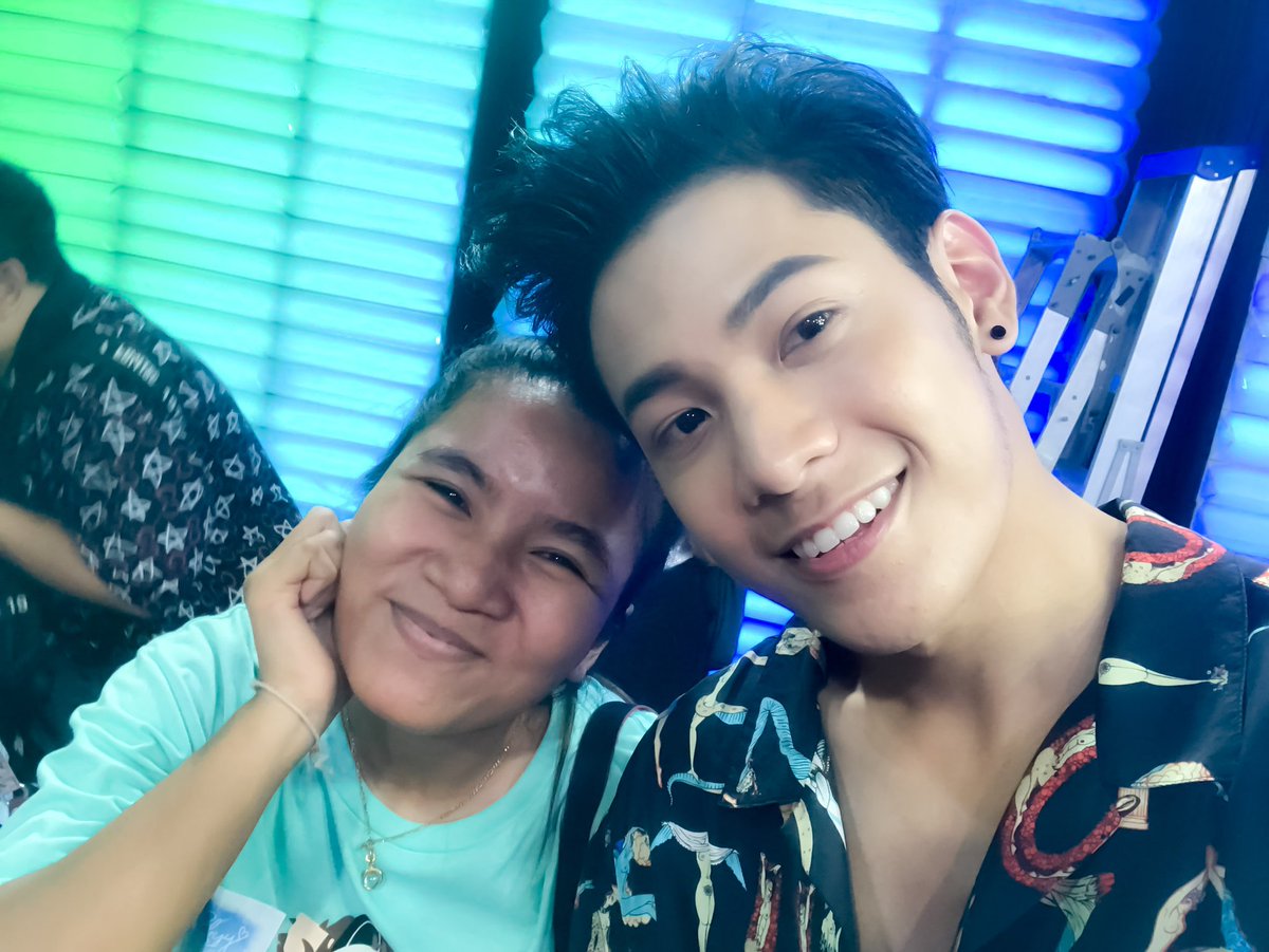 lukkyyew's tweet photo. ขอบคุณไลน์ทีวีในวันนี้นะค่าสำหรับเซอร์ไพรสฺ์นี้ ขอบคุณเจ้าของกล้อง(P"กั้ง)ด้วยนะค่า https://t.co/vNv1fhX3lC