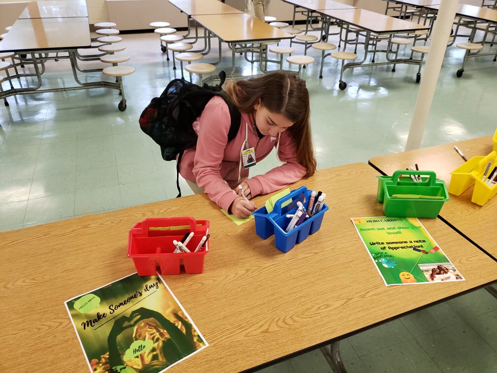 jmgt156's tweet photo. Hello! Notes of kindness @PortAllenMiddle Reach out and tell someone you appreciate them! #helloweek https://t.co/QNZQOr05zZ