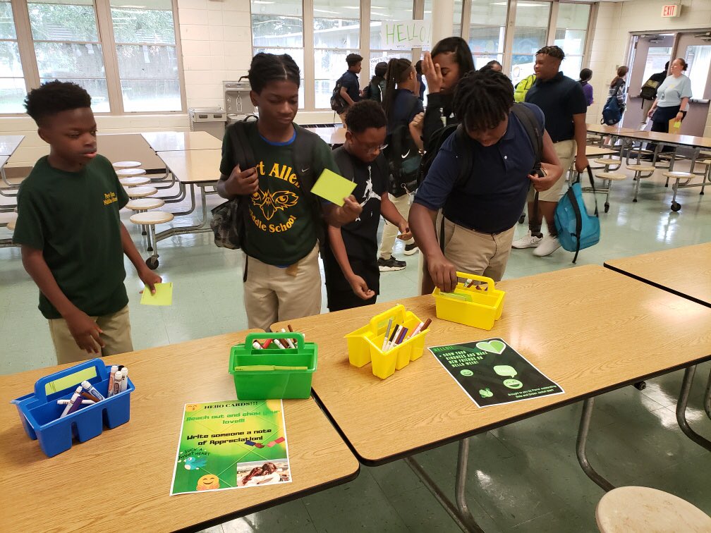 jmgt156's tweet photo. Hello! Notes of kindness @PortAllenMiddle Reach out and tell someone you appreciate them! #helloweek https://t.co/QNZQOr05zZ