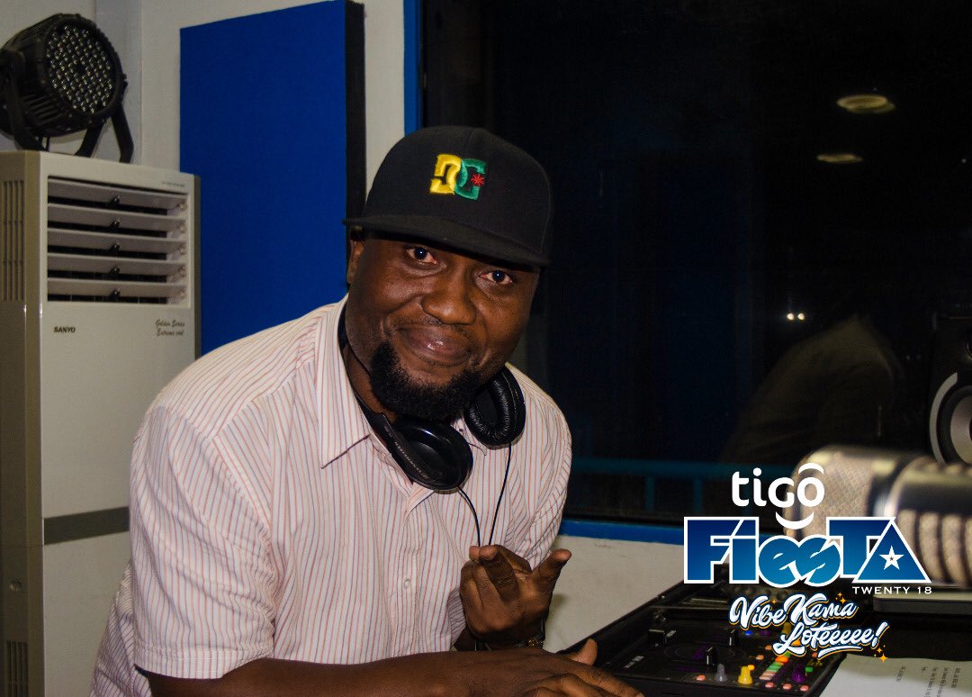 CloudsMediaLive's tweet photo. @djpq_jazz ndiye Dj wa kwanza Tanzania kuwa ba chuo cha kufundisha 'Udj' (Dj's Academy).
Anasema mazao ya academy yake ni pamoja na #DjSinyorita na #DjDOmmy.
@Tigo_TZ #VibeKamaLoteeeee https://t.co/3WBFeqBGQc