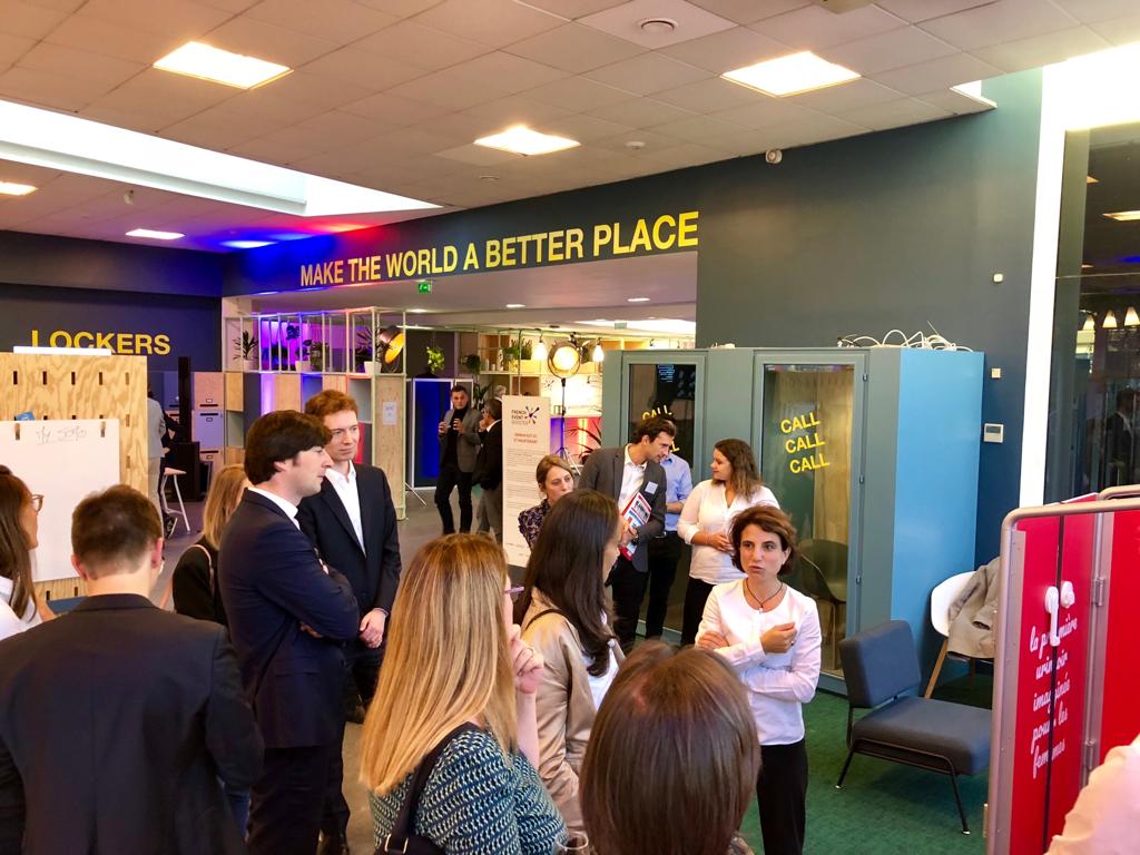 FrEventBooster's tweet photo. 3, 2, 1.. pitchez ! Petit tour du propriétaire avec @fgueno et @pnakc. Les #startup incubées par #FEB présentent le projet qu’elles auront l’opportunité de tester et faire évoluer tout au long de l'année #LiveFEB https://t.co/IQafWqlyar