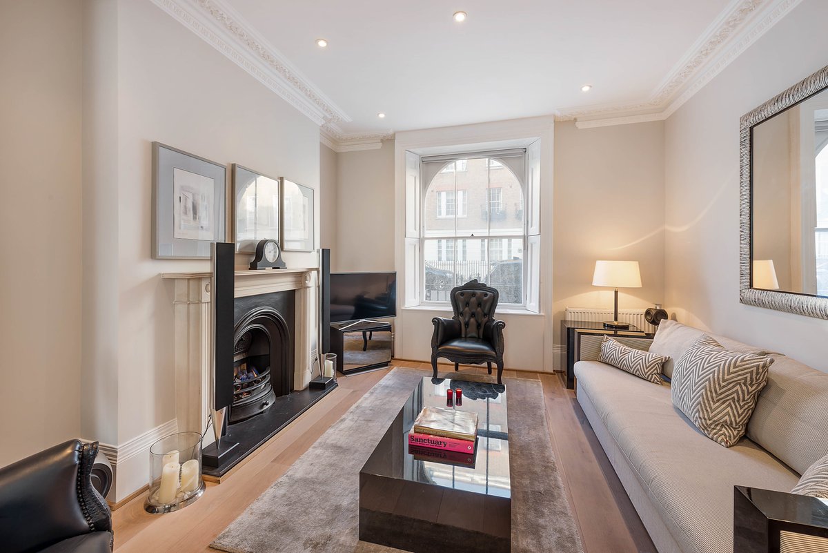 Delighted to announce that contracts were exchanged this afternoon on this delightful property on Ebury Street, SW1 #Belgravia #ecclestonyards #gardenhouse #familykitchen #happyclient #HappyWednesday #London #maisonette #Flat