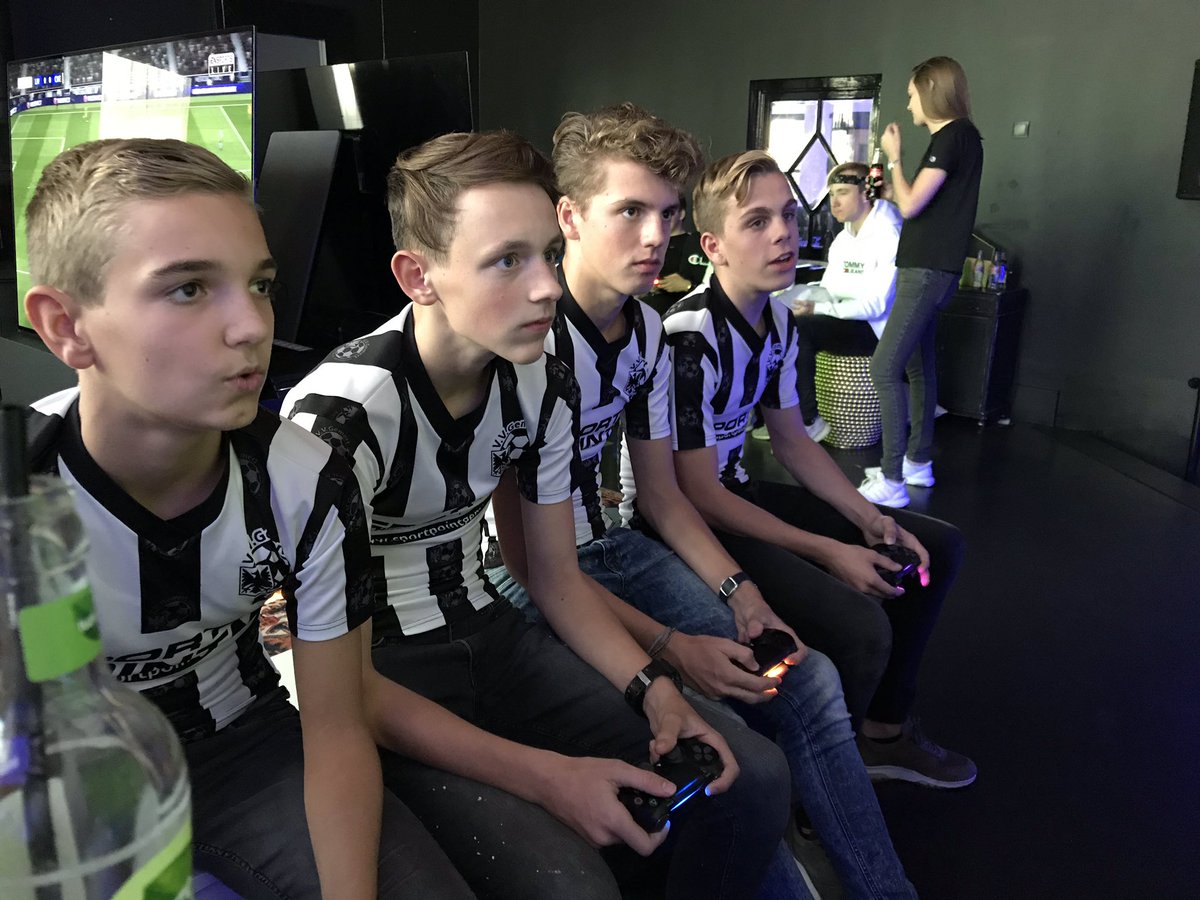 MarkyMarc1270's tweet photo. #Fifa19 VIP Event te Aalsmeer Met Tigo, Max, Gijs en Tijn #vvgemert klaar voor het toernooi FIFA 19 https://t.co/Yd9n3zRLEG