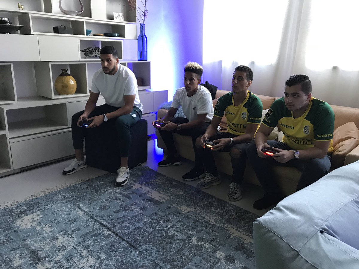 MarkyMarc1270's tweet photo. #Fifa19 VIP Event te Aalsmeer Met Tigo, Max, Gijs en Tijn #vvgemert klaar voor het toernooi FIFA 19 https://t.co/Yd9n3zRLEG