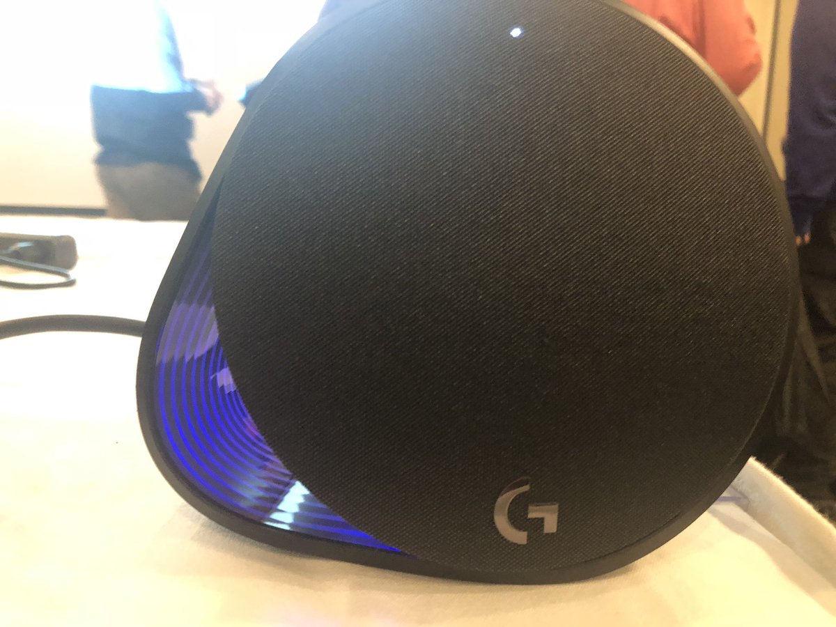 RobergeKatelyn's tweet photo. This speaker is amazing . Anyone who loves music or gaming should take a look at the Logitech speaker ! @StaplesCanada @StaplesLearning #staplestech @Logitech #gaming #music https://t.co/1a0jDoCmW9