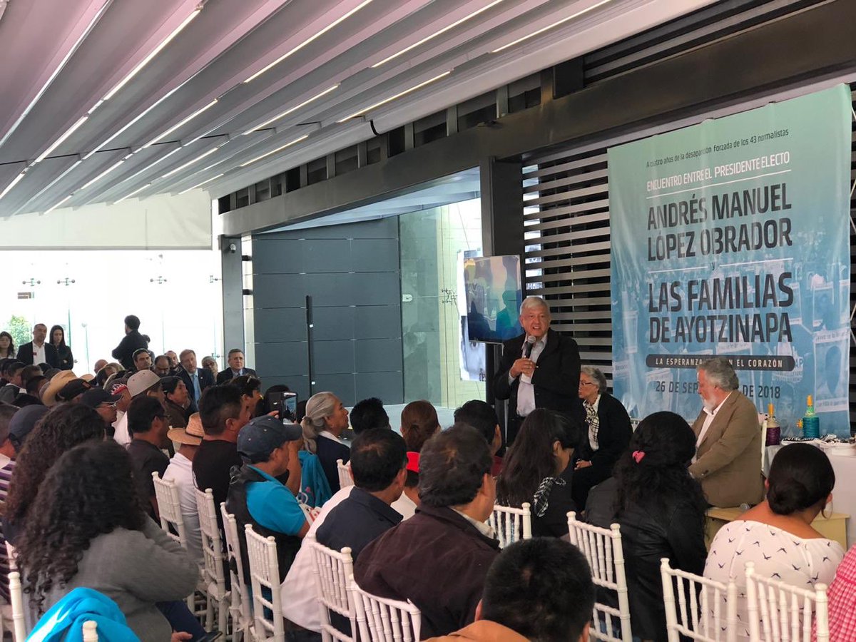 CentroProdh's tweet photo. Se acordó abrir las puertas a los mecanismos internacionales de derechos humanos que han ayudado a que el caso Ayotzinapa no se haya cerrado para que se haga justicia, apunta López Obrador

https://t.co/NOVv93avSk

#Ayotzinapa4años https://t.co/CCRqg3jana