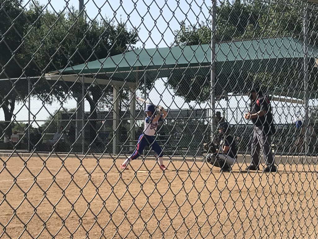 dhsbroncosb's tweet photo. Happy birthday to junior, @__Tay4__!!! 🎂🎈 https://t.co/CAChOxJisw