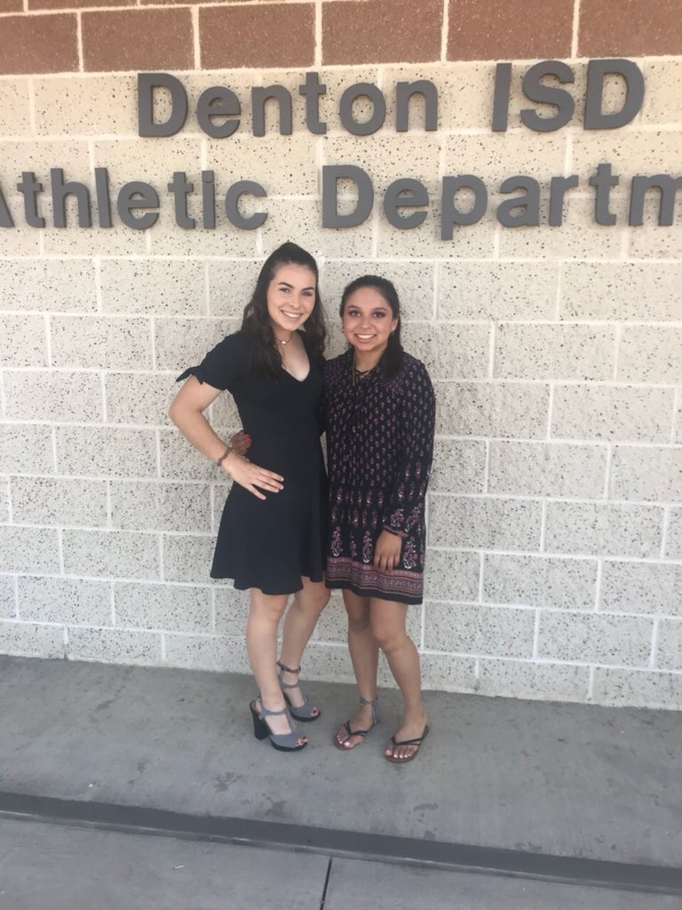 dhsbroncosb's tweet photo. Happy birthday to junior, @__Tay4__!!! 🎂🎈 https://t.co/CAChOxJisw