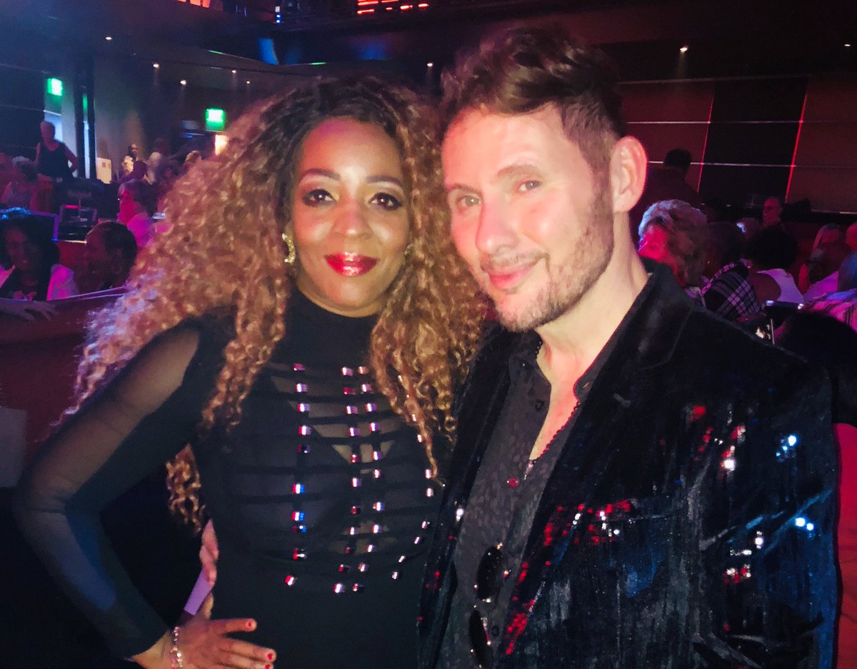 michellmarshall's tweet photo. @southpointlv @MartinKember1 Sitting beside”Martin Kember”, Lead singer from “Color Me Badd.” #SexYouUp, he was amazing on stage. #MartinKember  #ColorMeBadd #vegas #michellemarshall #southpointlv https://t.co/eTPPgO0uqX