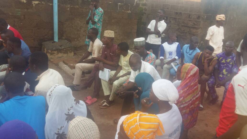 AkajeIbrahim's tweet photo. @AkajeIbrahim Ilorin West/ Asa House of Representatives aspirant movement to ANIFOWOSHE-ZONAL-MEETING. #AkajeMyRep https://t.co/CLPW2cdTjf