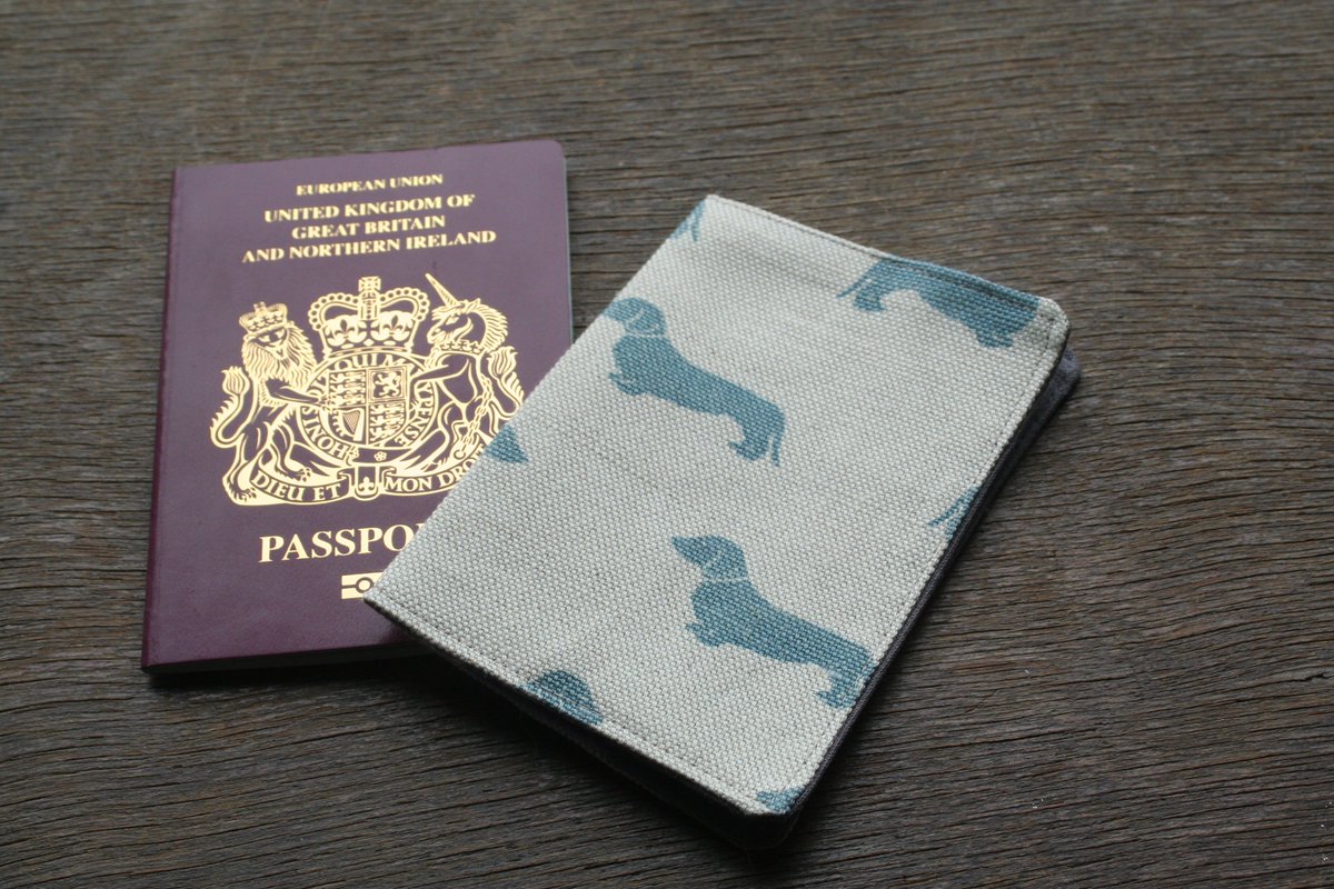 and_hares's tweet photo. A cute little sausage dog passport cover to brighten this dull Wednesday!
#cute #WoofwoofWednesday #WoofWednesday #christmasgifts #sausagedog #lovehandmade
https://t.co/hZvYsNXwek https://t.co/BoOgVOoLRz