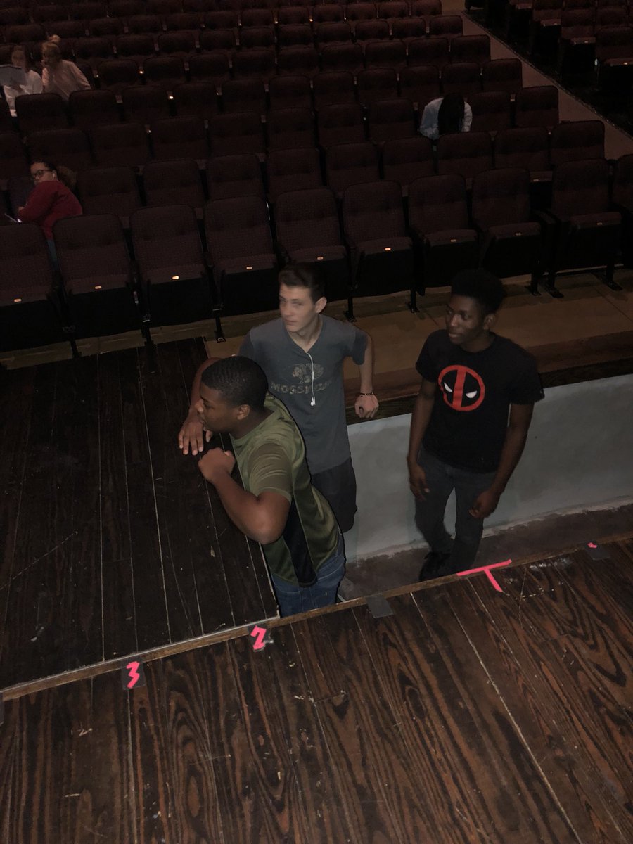 Mr. Essalah has these theatre tech kids working hard to get the stage ready for GLASS MENAGERIE! Tickets go on sale next week, be sure to get a spot. #blueroses #theglassmenagerie #theatrekidproblems @HueytownHS @HueytownChamber @JEFCOED @jefcoedarts @aldotcom @AlabamaThespia1