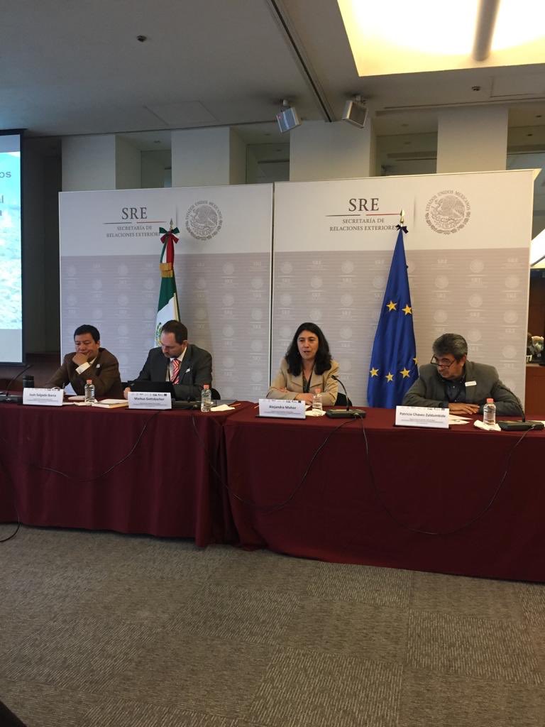 UEenMexico's tweet photo. La #UniónEuropeacon @SEGOB_mx y @AMEXCID organizan Foro Int. sobre seguridad ciudadana con expertos de Mexico, Canadá, Chile y Ecuador intercambiando experiencias sobre prevención social de la violencia y delincuencia https://t.co/yoTmsw9Ias