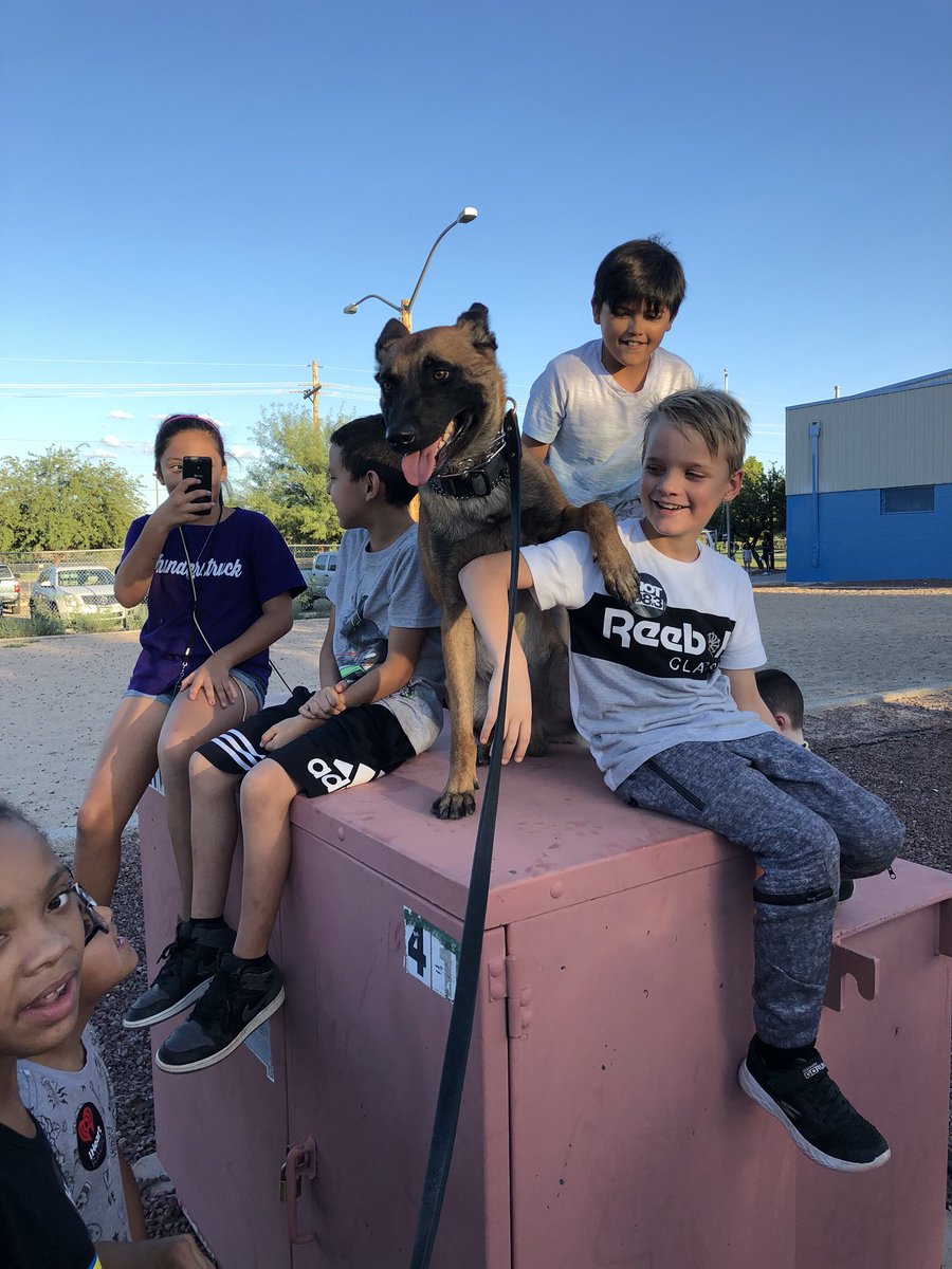 tucsonpolicek9's tweet photo. K9 Bosco stopped by the Steve Daru Boys &amp; Girls Club on the Westside and got to know the kids.  Looks like everyone had fun!  #communityengagement #K9Bosco @BGCT @OperationsWest https://t.co/xhDseCghrM