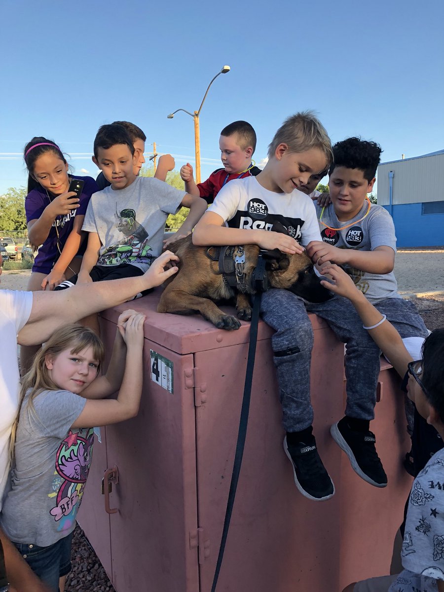 tucsonpolicek9's tweet photo. K9 Bosco stopped by the Steve Daru Boys &amp; Girls Club on the Westside and got to know the kids.  Looks like everyone had fun!  #communityengagement #K9Bosco @BGCT @OperationsWest https://t.co/xhDseCghrM