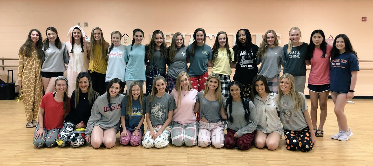 WHSLegacyLine's tweet photo. Pajama day at school?!? It’s a DREAM come true!! 😴💙 #dontssnoozeonus #whshoco #riseinspirit https://t.co/60pOO5QSEM