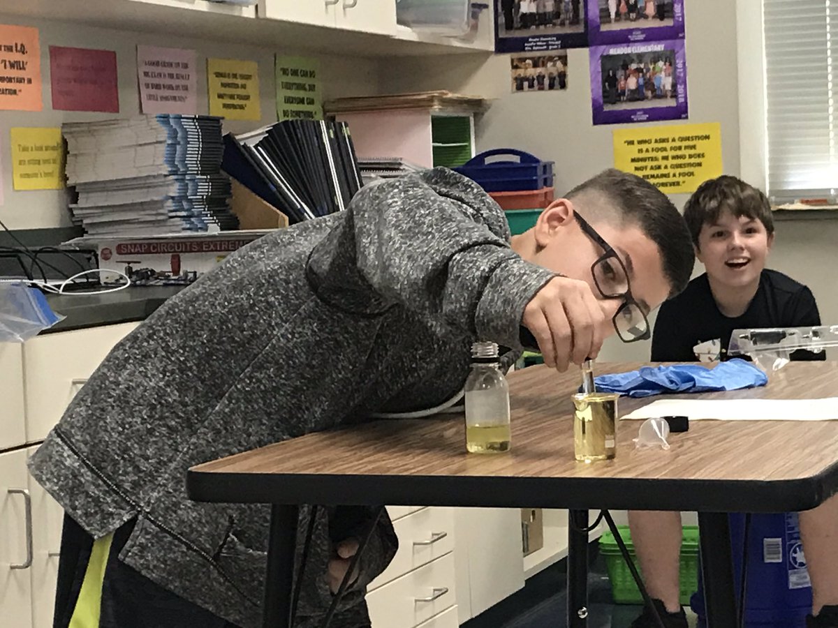 MrsRogersGT's tweet photo. In Mrs. Rip’s class at @WISDMeador I got to see Jacobe demo a science experiment he designed to test his hypothesis about light refraction w/ different materials based on #research. His classmates were #engaged in his lesson &amp; asked great Qs. #differentiation #extendlearning https://t.co/zb5X1PpEAC