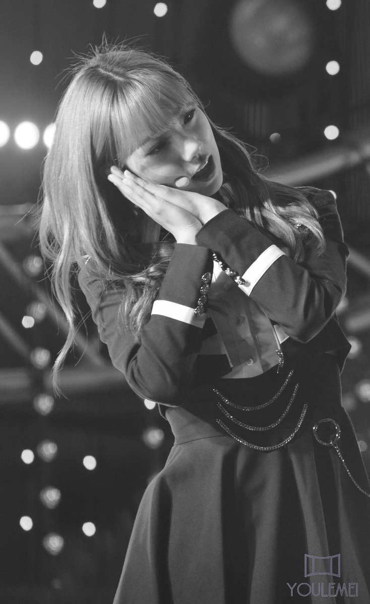 YOULEMEI3's tweet photo. 20180506 코엑스 공연???HQ(2)
 여름님 굿나잇!
#우주소녀 #여름 https://t.co/WejMaQ5rUD