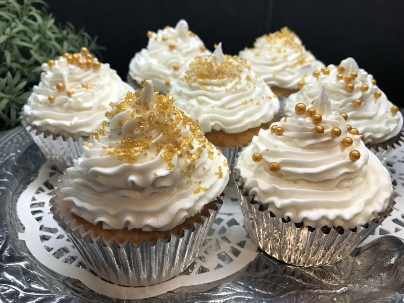 Love #Champagne and #Cupcakes??? This recipe is your dream come true!  buff.ly/2xGA83d

#RecipeoftheDay #champagnecupcakes #cupcake #dessertaddict #dessertweek #quickandeasy #homechef #dessert