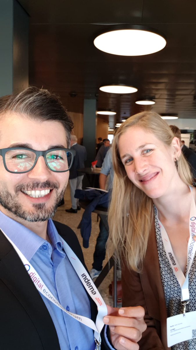 KCelayman's tweet photo. @FoundationHit Forum Digitale Gesundheit 2018, Zürich, mit @HCelaymanian 
#FDG18 https://t.co/yJBk3Z8R0w