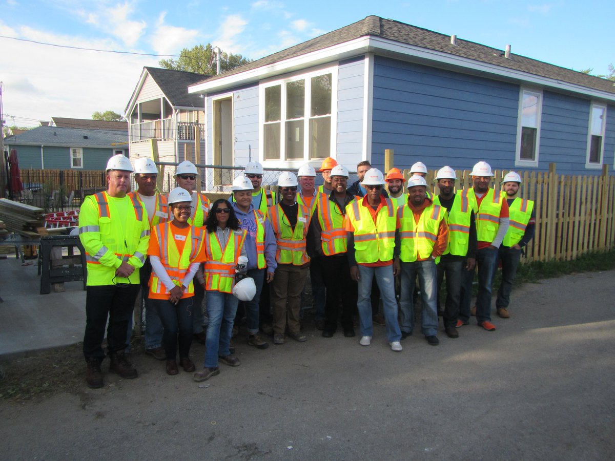 HabitatChicago's tweet photo. @milhouseinc and Ardmore teamed up to have an incredible time on the work site last week! They were excited to be outside, learn new things, and (most importantly) show off their snazzy safety gear. #milhousecharities https://t.co/J5KA8jVWE0