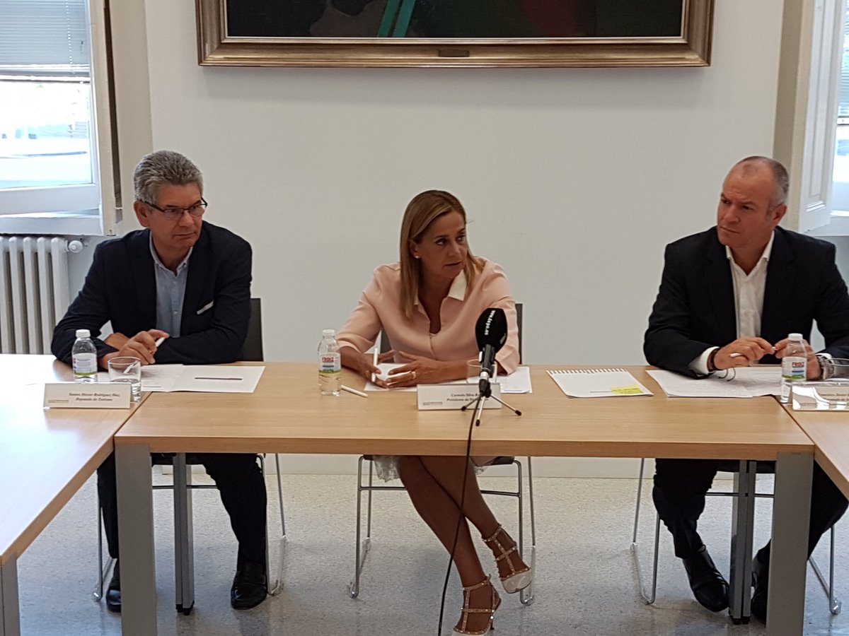 carmelasilva's tweet photo. 27 septemb: Día mundial do Turismo. Para celebralo tiven unha reunión con empresas como @bodegagranbazan , El salón de @tus_viajes , #Namorarte, @Im_alocal y #AbadiadasEiras demuestran el interés del sector turístico en innovar. Todas participan en la aceleradora de la @depo_es. https://t.co/0O8MiBLQot