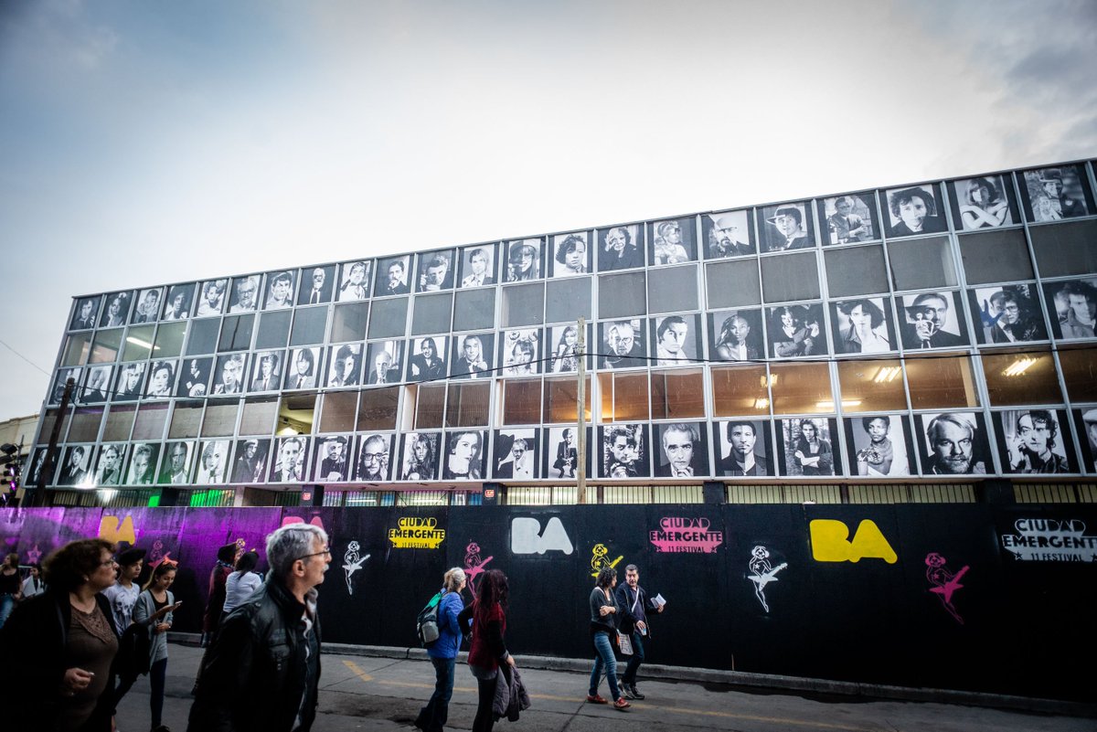 Podes pasar y verlos antes de que el sol y la lluvia se los lleven. #Retratosconfusiones en Av. Pedro de Mendoza al 600 #UsinadelArte