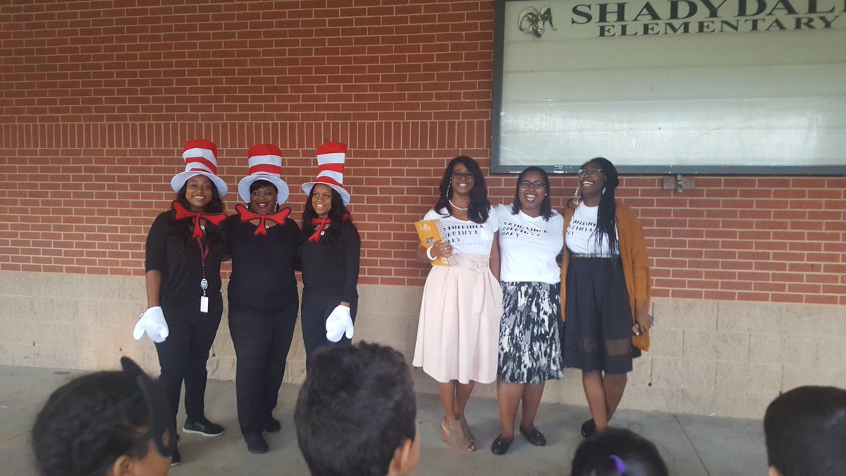 tstanberry08's tweet photo. Sensational 2nd Grade Dressed Up For HERO Day! #catinthehat...#hiddenfigures @ShadydaleRams https://t.co/OBmdZmFpXy