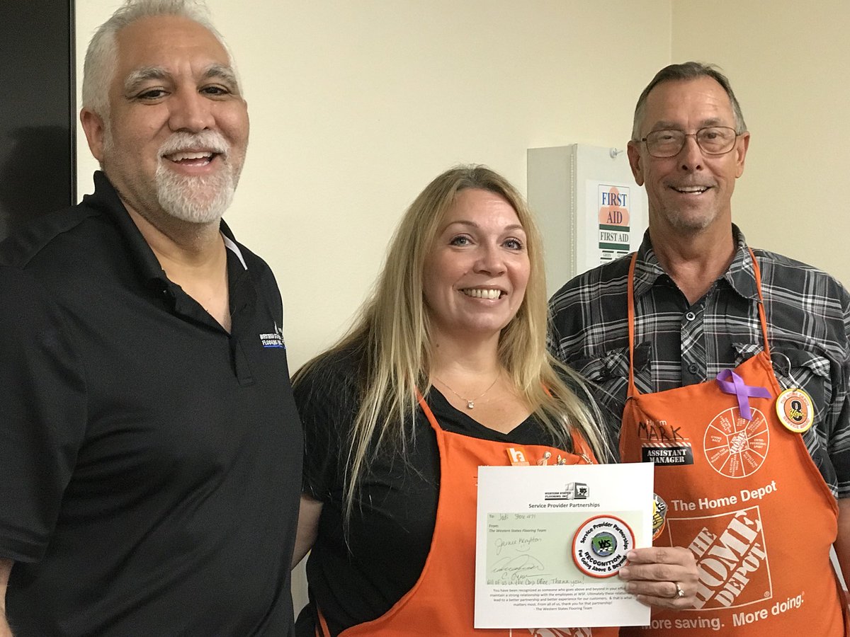 COS Jodie receiving a Service Provider Partnership Recognition Award from Western States Flooring!! Great job Jodie!   #0471ROCKS  #D66PROUD